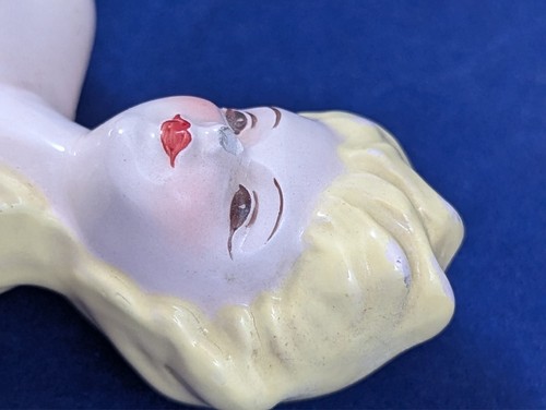 FLORENCE CERAMICS MERRYMAID MERMAID BLONDE GRAY DRESS SITTING CHIP ON NOSE - Picture 9 of 10