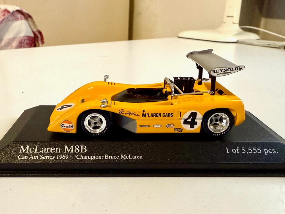 MINICHAMPS 530694304 MCLAREN M8B VINCITORE CANAM 1969 B. MCLAREN1/43 - Immagine 2 di 4