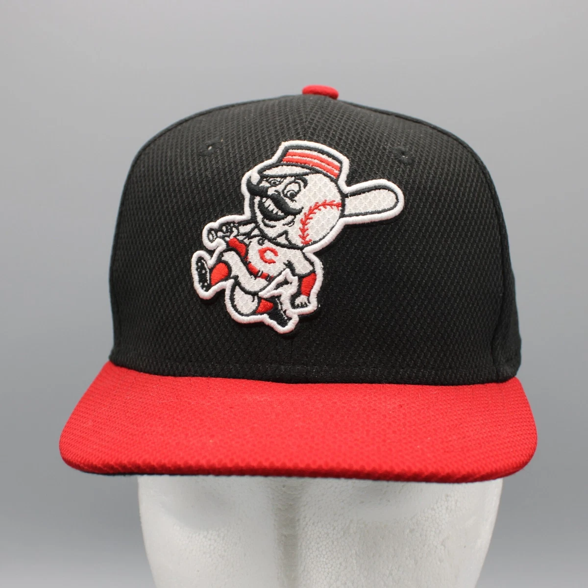 Black and red sales cincinnati reds hat