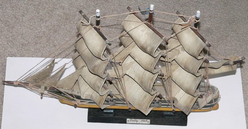Cutty Sark 1869 Sailing model Ship / Schooner / Clipper, wood / cotton 20" X 15"