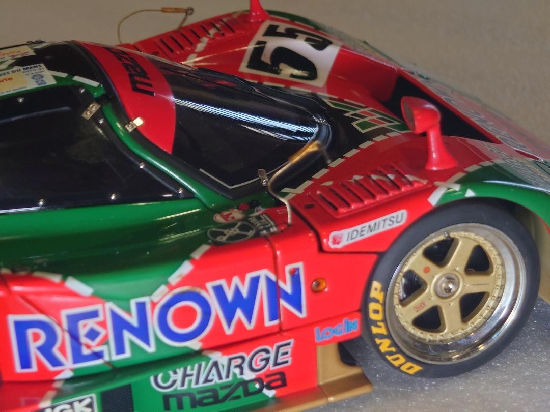 Autoart 1/18 Mazda 787B Limited Edition Winning Trophy
