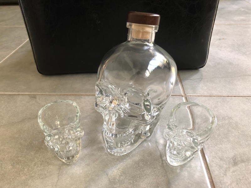Crystal Head Vodka Empty Skull Bottle 750 ml w/Stopper Plug and 2 Shot Glasses