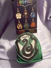 Loungefly Harry Potter Slytherin Misterioso Caja Ciega Miniatura Mochila Bolso Dije