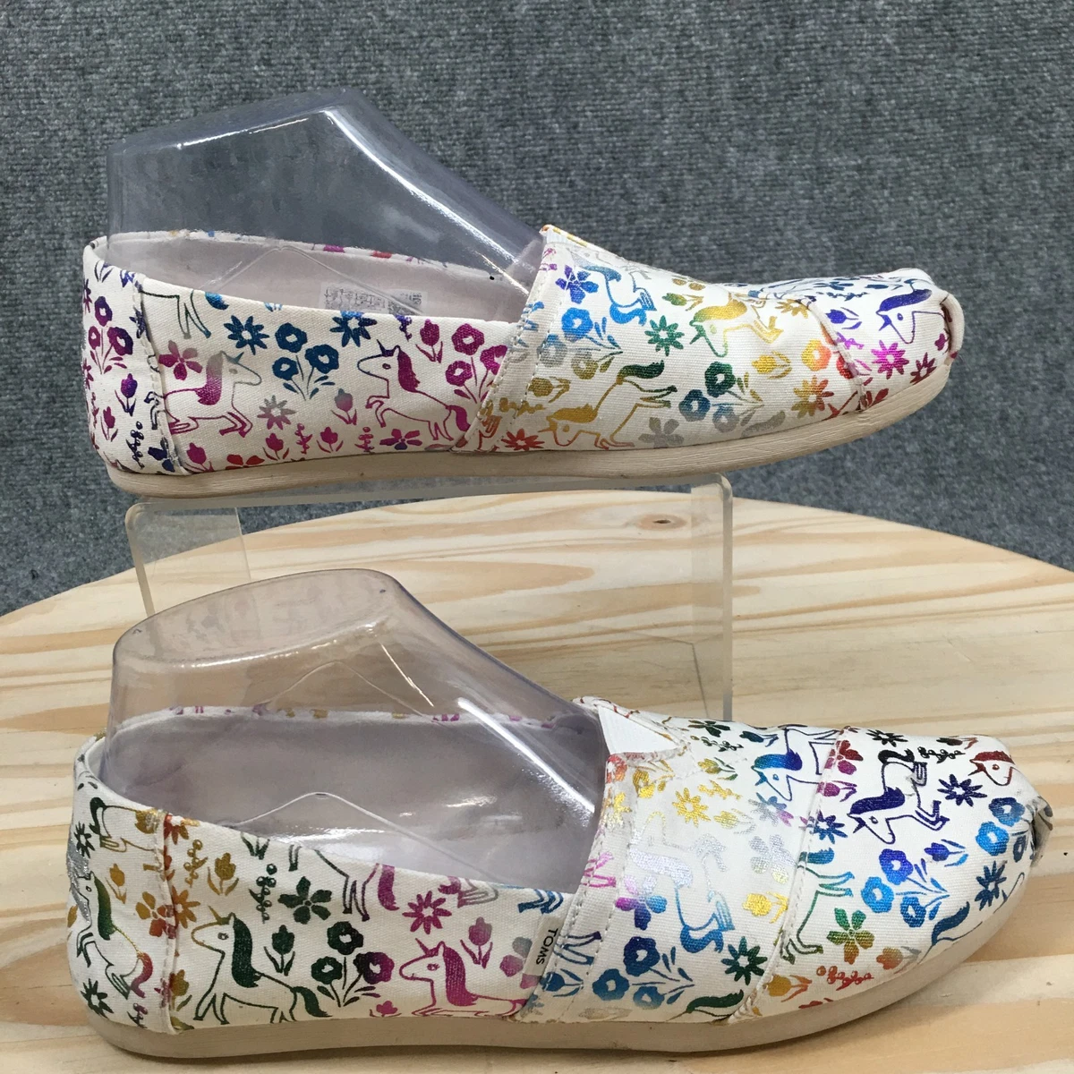 NWOT Wolf -Valley Suede Floral Embroidered Loafers Brand New Embroidered Top for Sale in Conifer main image 3