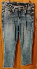 Silver Suki Capri Women's Jeans Size 29Wx23.5L Medium Wash Whiskered