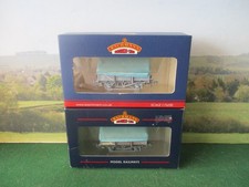 BACHMANN 2X  CHINA CLAY WAGON WITH HOOD BR BAUXITE WEATHERED  CAT NO,33-080/080A