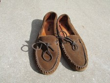 Minnetonka Men's Brown Suede Driving Moccasins Rubber Sole Size 11 Flats Comfort