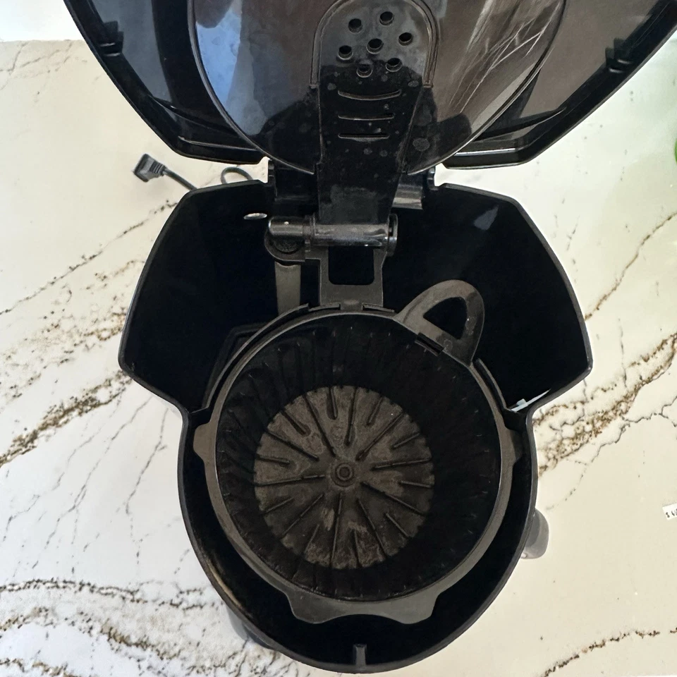 Black + Decker  CM1100B 12 Cup Programmable Coffeemaker, Black - Image 4 of 4