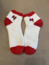 Tampa Bay Buccaneers Soft Fuzzy Socks Brand New Red and White