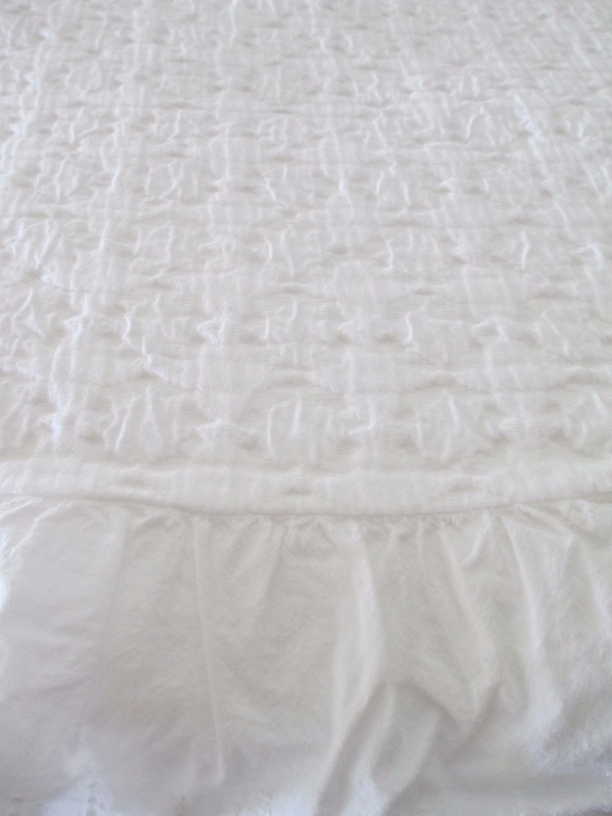 PIUBELLE PIU BELLE Portugal Cotton Lace Ruffle White Matelasse Coverlet