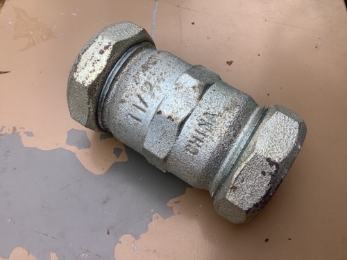1 fitting. 1 1/2” npt Galvanized Pipe Compression repair