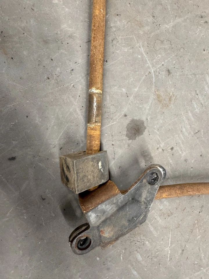 Ford Fairlane 1961-1965 Motor Pedal de gasolina Acelerador Enlace Soporte de retroceso Foto 4 de 4