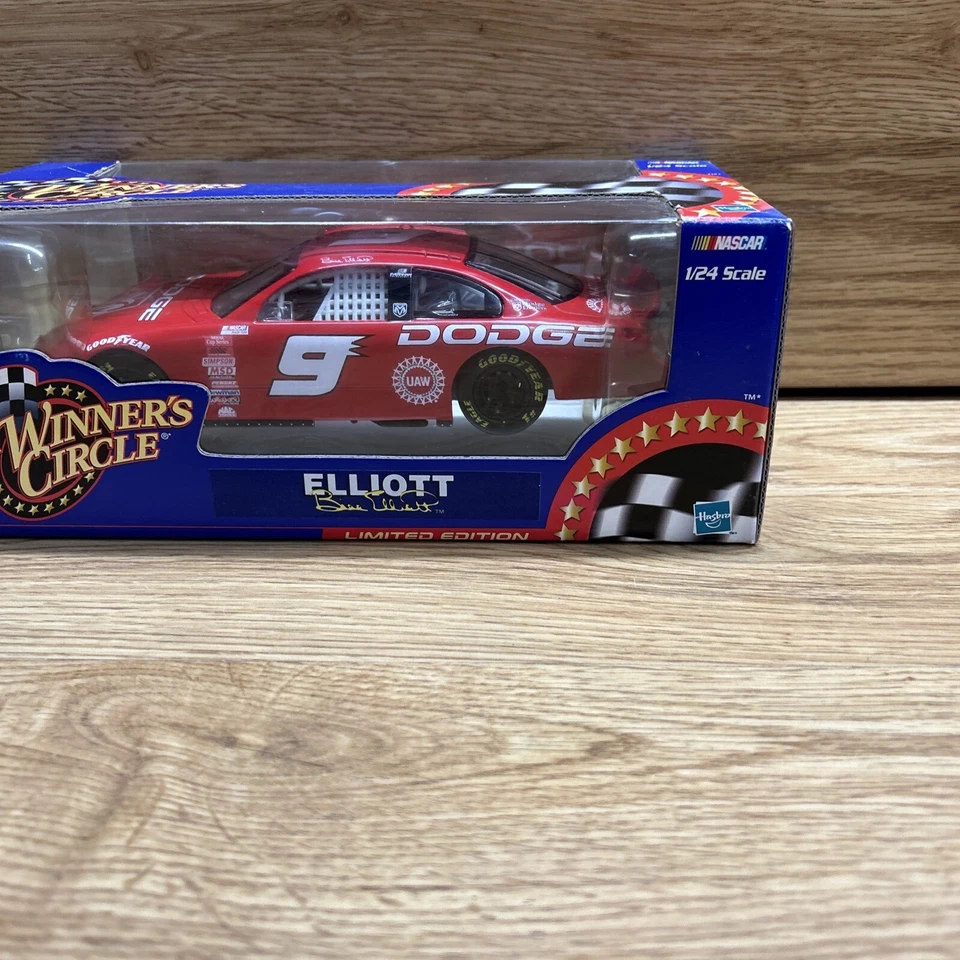 BILL ELLIOTT #9 DODGE 1/24 CÍRCULO DE GANADORES 2000 NASCAR FUNDIDO A PRESIÓN NUEVO SELLADO Foto 2 de 4