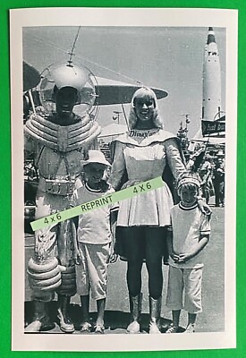 Found PHOTO Old Walt Disney Disneyland Tomorrowland Rocket Ship