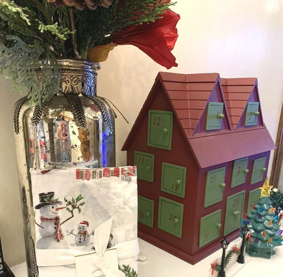 Pottery Barn Funda de Almohada Navidad Muñeco de Nieve Pueblo Vacaciones Santa Disney Niño SET h Foto 4 de 4