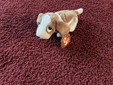 TY Tracker the Basset always wages his tail, 1997