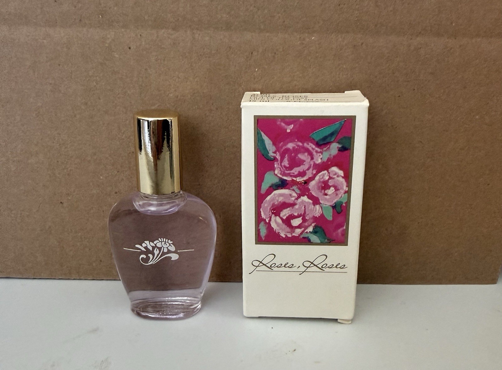Avon ROSES ROSES 1 Fl Oz Perfume New In Box