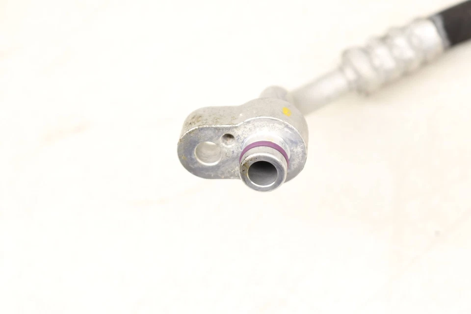 AUDI TTS QUATTRO 2016-2017 - Manguera de aire acondicionado inferior / línea / tubo (alta presión) Foto 3 de 4