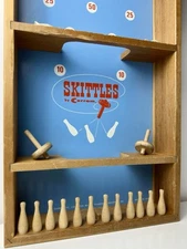 Vintage 1963 Skittles Carrom N25 Complete Set • 12 Pins 2 Tops & Pull Strings