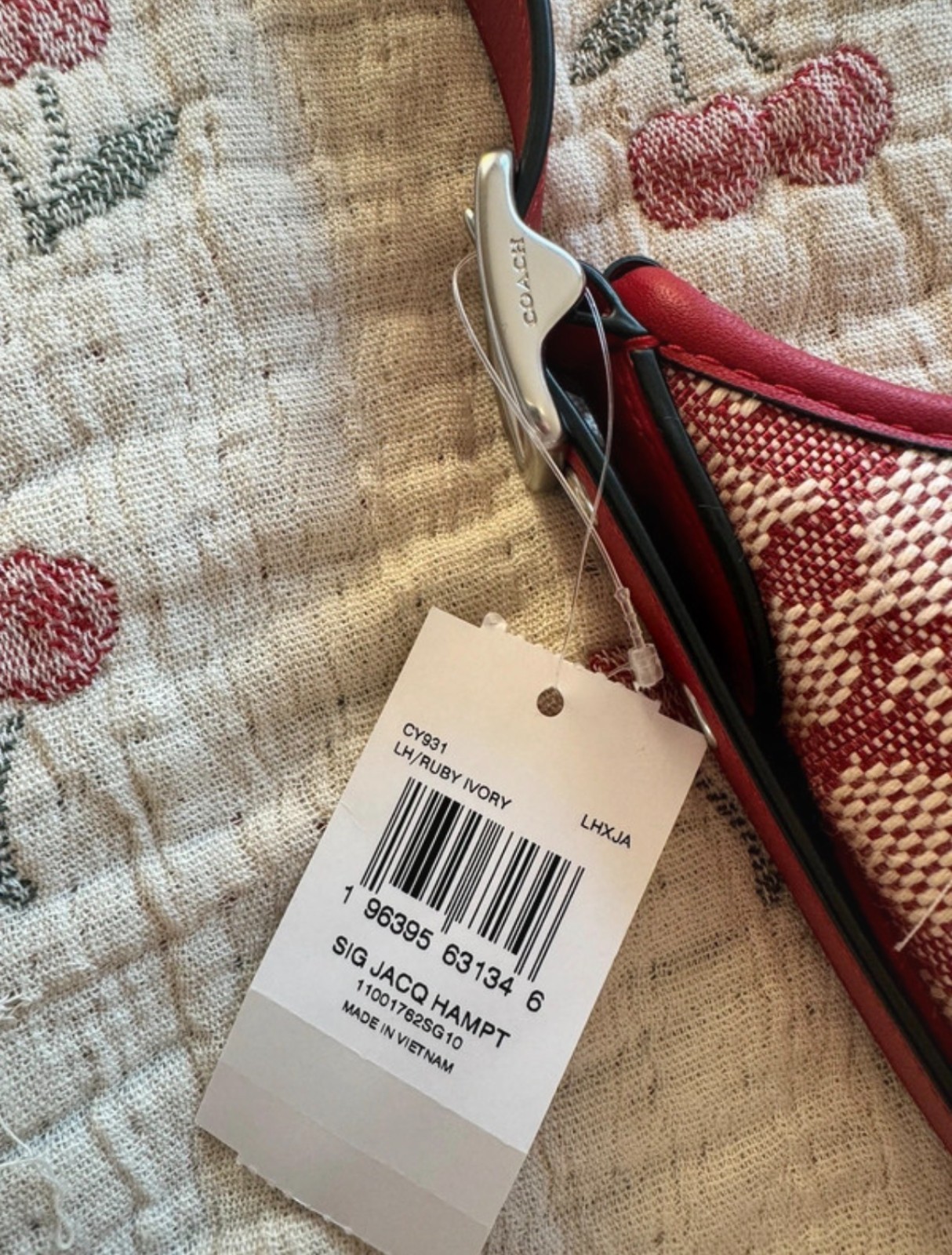 Coach Hampton Hobo Bag in Sinature Jacquard image 4