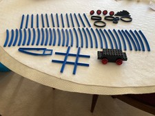 VINTAGE 1980’s LEGO Train track, 4.5 motor, mixed wheels and drive bands.