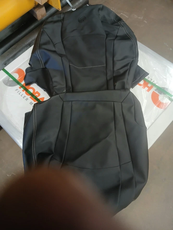 2023 别克 Enclave Weather Tech 脚垫和座椅套(二手) — 第 2/4 张图片