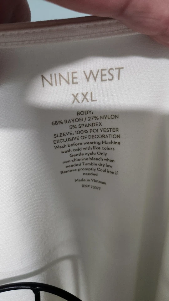 Top Nine West XXL. Crema con mangas estampado animal. Nuevo con etiquetas Foto 4 de 4