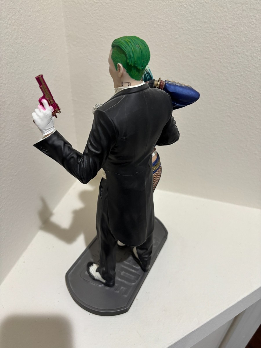 (未使用･未開封品)Suicide Squad 12" Statue - The Joker by DC Collectibles DC Collectibles Suicide Squad The Joker and Harley Quinn Statue
