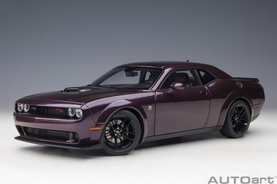 AUTOart 71771 - 1/18 Dodge Challenger R/T Scat Pack Shaker Widebody (Hellraisin)