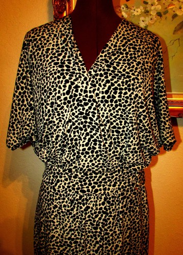 VINCE CAMUTO BLK/TAUPE DOLMAN SLEEVES MOCK WRAP DRESS SZ 6 FAUX LEFT SIDE BUCKLE - Picture 8 of 10