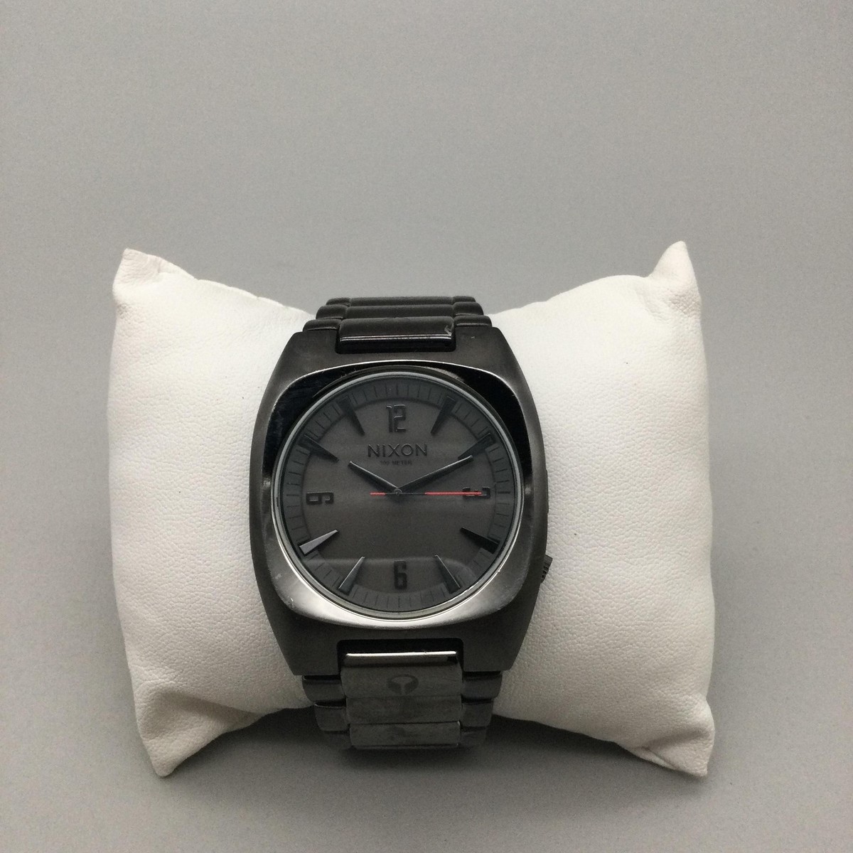 ドナルドウォッチ  値下げ。 Nixon Redline The Tach Watch Mens 38mm Gunmetal Stainless New