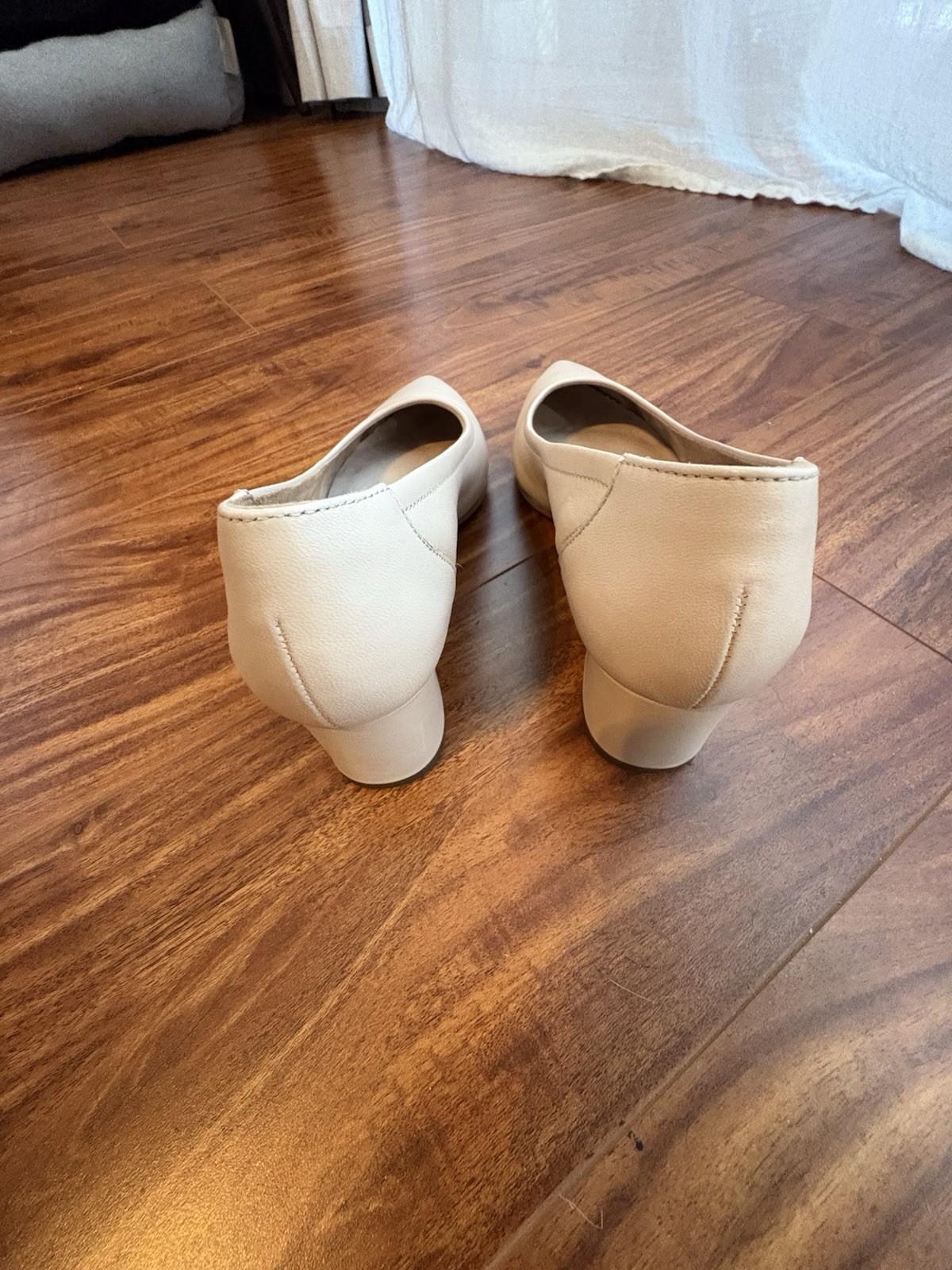 Paul Green Yvette Pump Biscuit Soft Nappa Size 6 - image 4