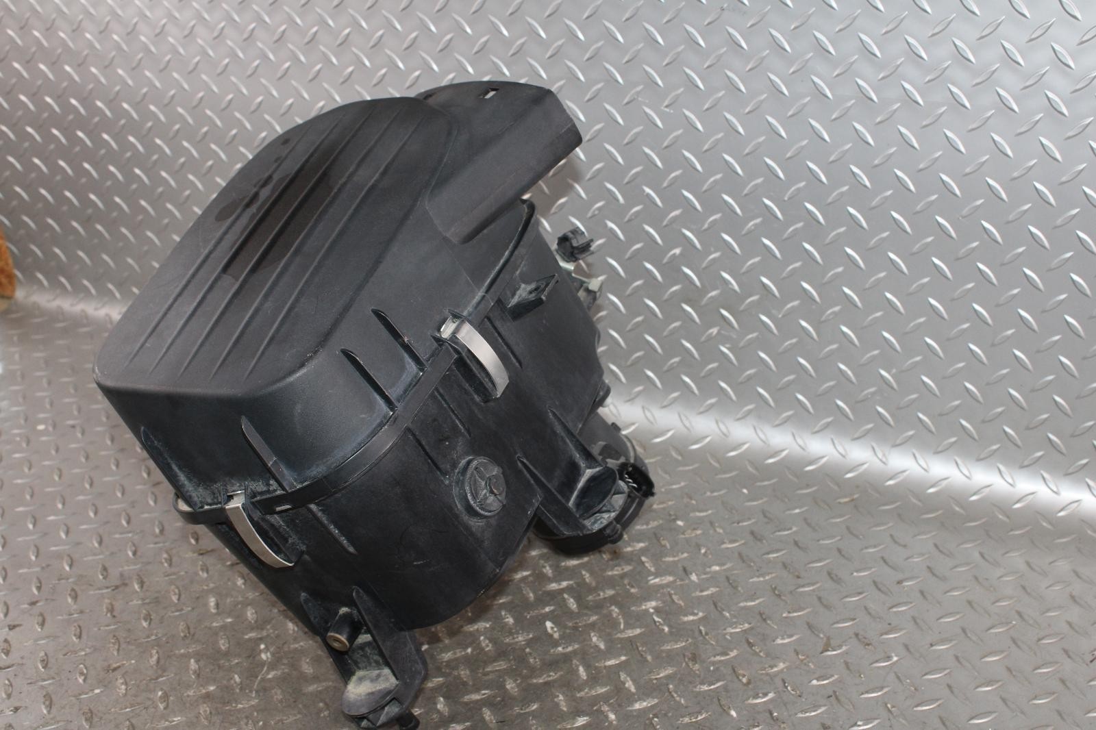Maserati Ghibli 2014-2019 Right Air box top