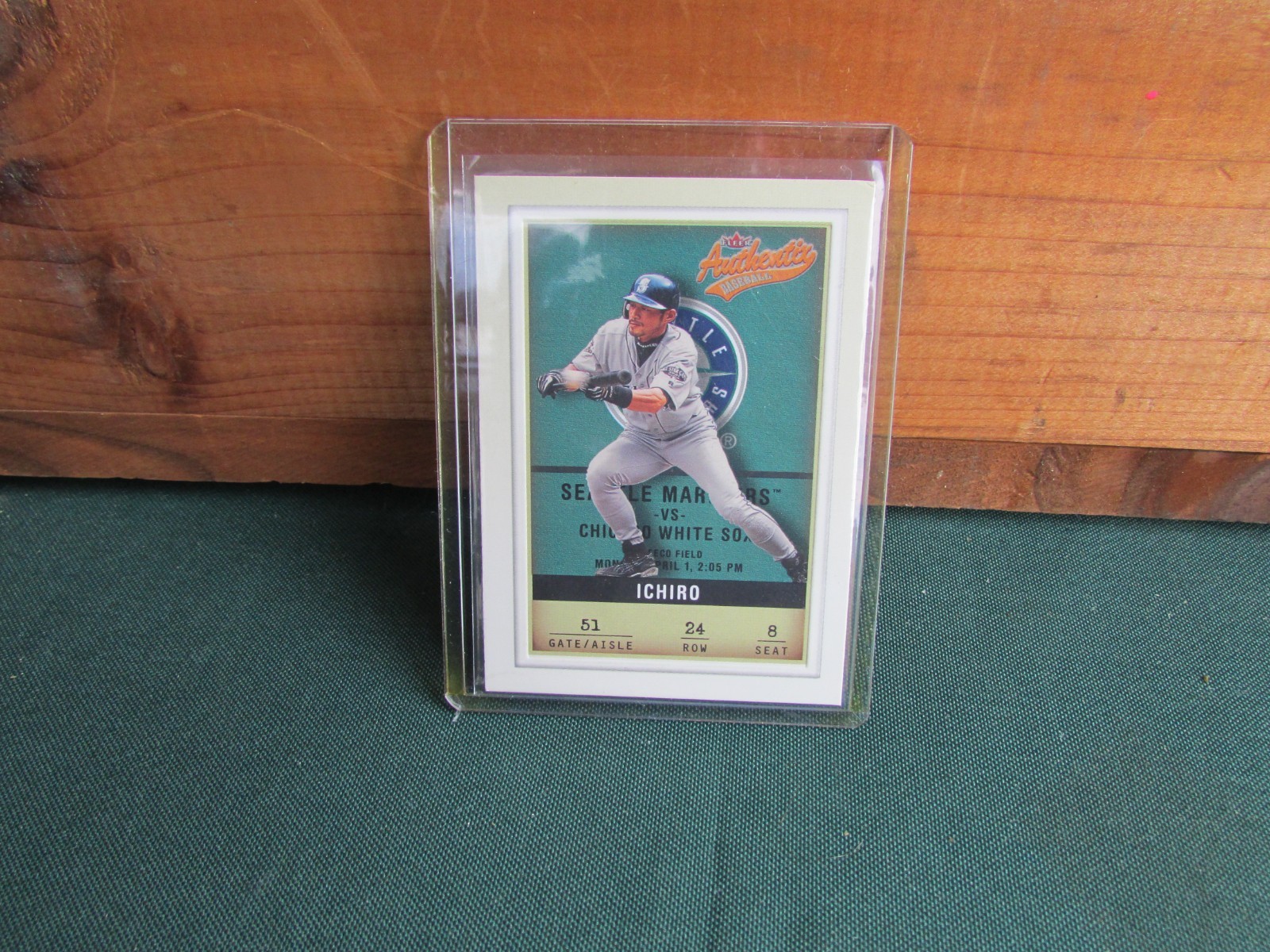 Ichiro Suzuki 2002 Fleer Authentix #24 Seattle Mariners HOF