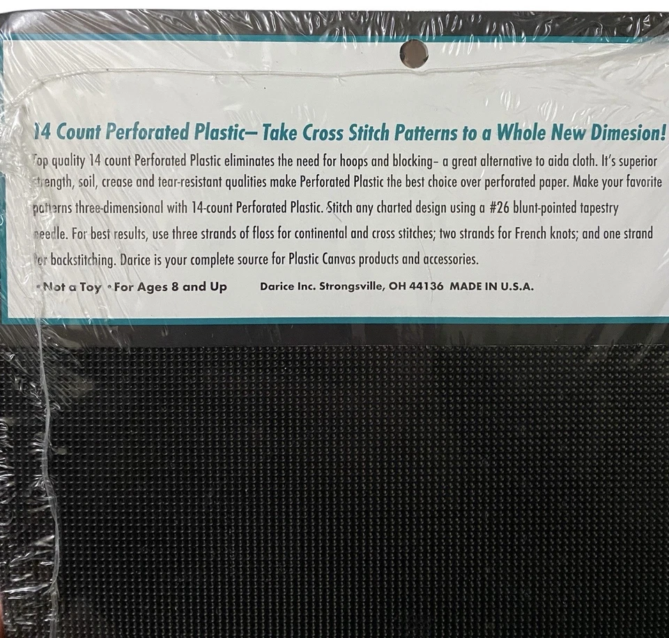 Darice 14 Malla Plástico Perforado Negro 8.25" x 11" 2 Hojas Foto 3 de 4