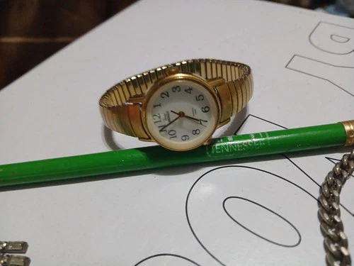 Timex Indiglo Women's Watch Vintage Gold Tone Stretch Band, 6.25-inch