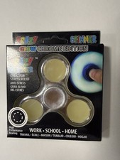 Fidget Spinner - Glow in the dark - One item with Random Color
