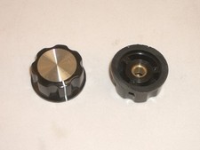 CED P-K373 DIAL KNOB BLACK ALUMINUM SILVER INSERT 1.3Dx0.6T 1/4" SHAFT 2PC SET