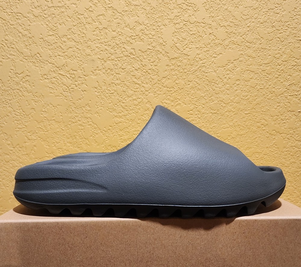 Size 10 - YEEZY SLIDE, Slate Grey/Slate Grey/Slate Grey  (ID2350)