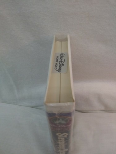 WALT DISNEY'S SLEEPING BEAUTY ON VHS (SEALED NEVER OPENED) - Picture 3 of 9