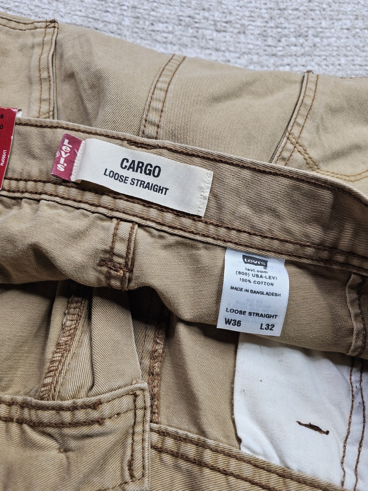 Levi&rsquo;s Loose Straight Cargo Khaki pants Men's Size 36x32
