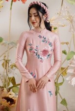 Ao Dai Vietnamese With Pants, NO headband. lua phap cao cap Thieu thiet ke .