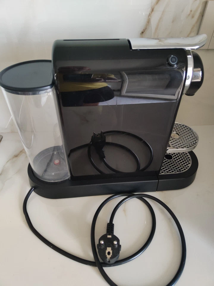 Nespresso Citiz e Milk C 123 Aeroccino Coffee Machine - Immagine 4 di 4