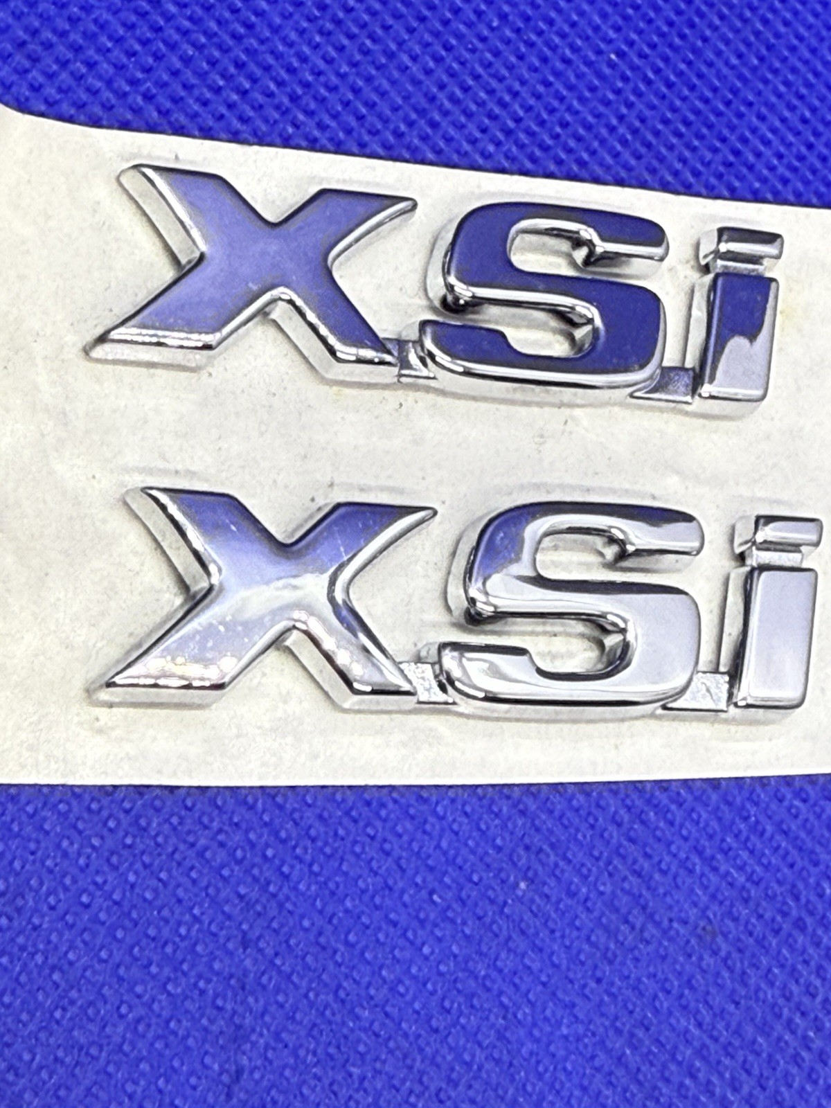 Logo Peugeot XSI chrome de remplacement pour restaurer le hayon des 106 et 206