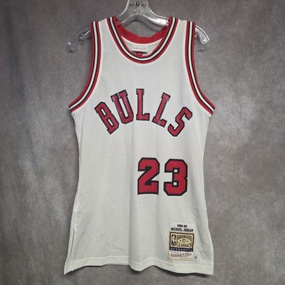Mitchell Ness Authentic 1984 Chicago Bulls Michael Jordan 23