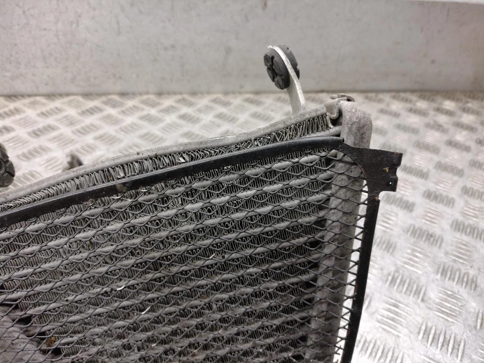 Suzuki GSXR 1000 L5 XR GSXR 1000 AL5 2015 enfriador de aceite ABS Foto 3 de 4