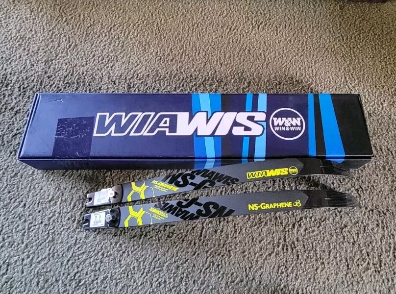 Win & Win WIAWIS NS-G Graphene Recurve Limbs, Short 64 Win & Win WIAWIS NS-G Graphene Recurve Limbs, Short 64