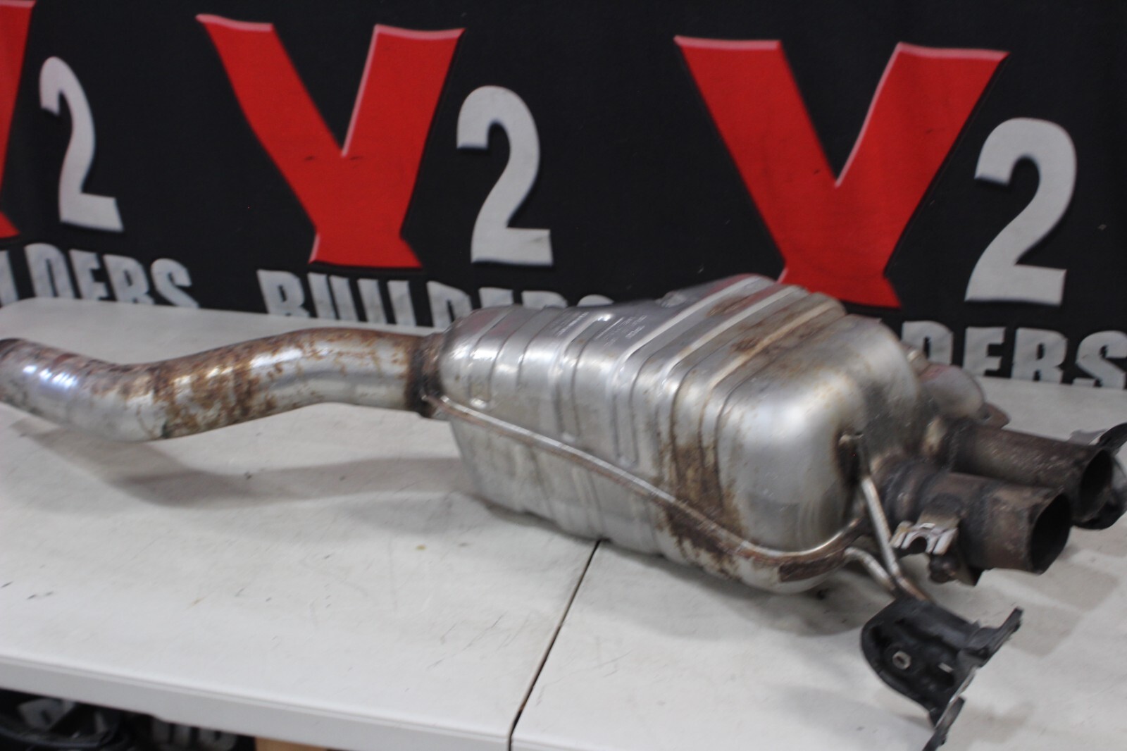 06- 11 BENTLEY CONTINENTAL RH PASSENGER SIDE MUFFLER W/PIPES