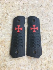 1911 Grips Templar cross 3D printed l