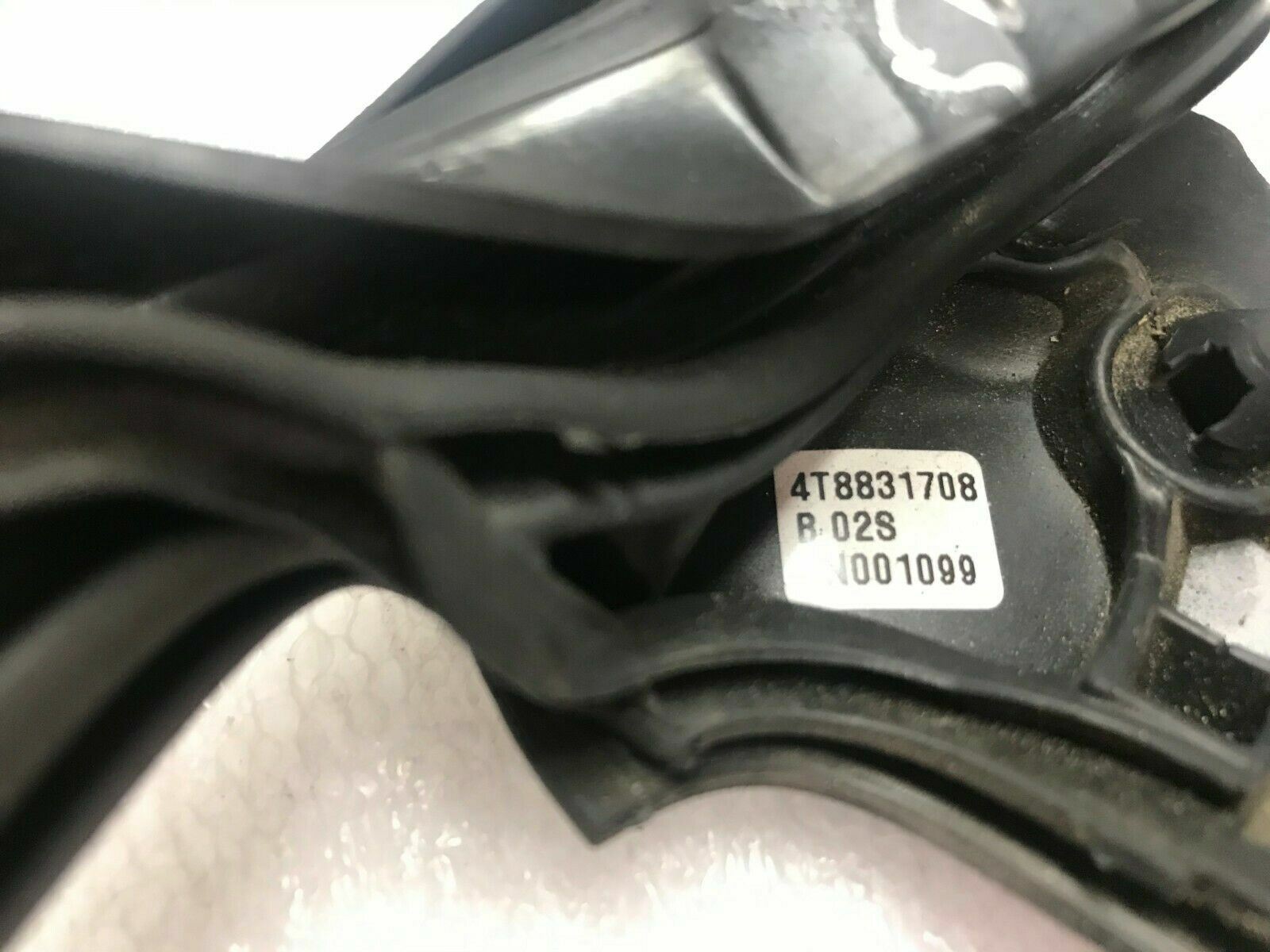 LAMBORGHINI HURACAN LP610 RIGHT PASSENGER RH DOOR SEAL MOULDING OEM 4T8831708B